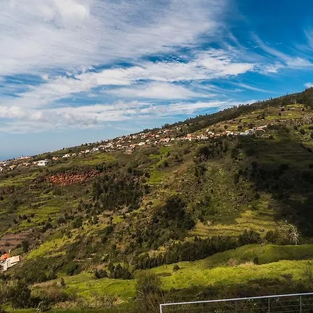 Guestready - Casa Estrelas Гостевой дом Estreito Da Calheta